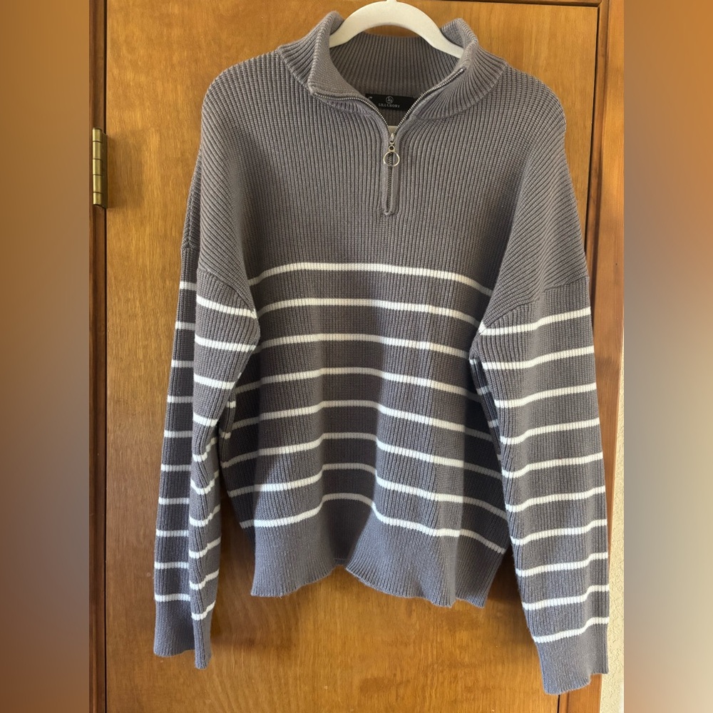 Chic Gray Striped sweater - Picture 3 of 5